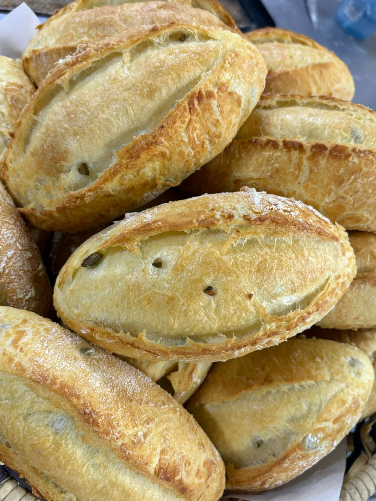 Pão crocante recheado